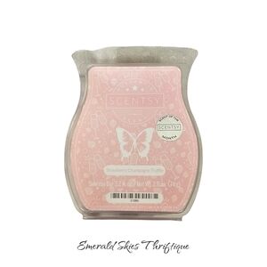 Scentsy strawberry champagne truffle wax bar, new. HTF